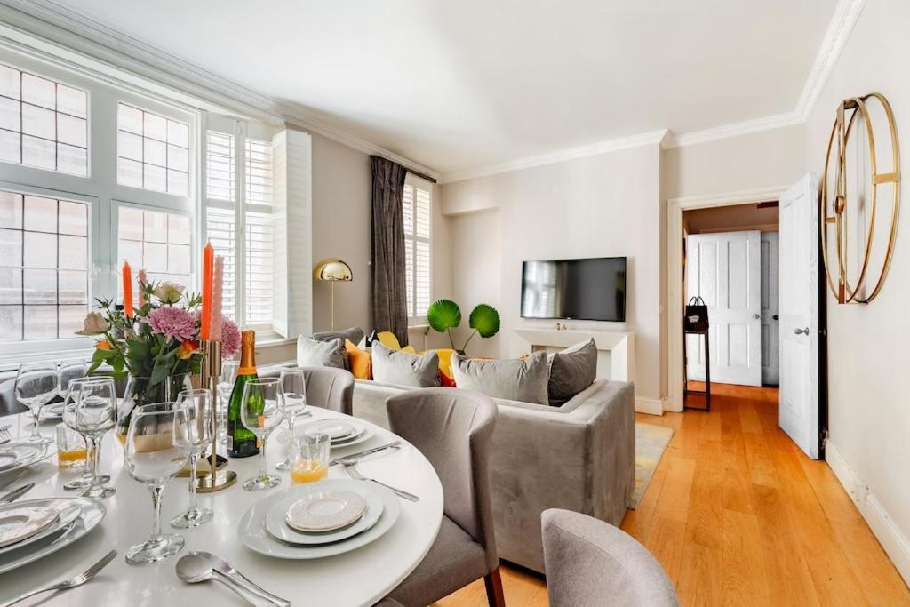 Revamped & Luxxe For Covent Garden Lovers! Adorable City Home For Families & Friends London Exterior photo