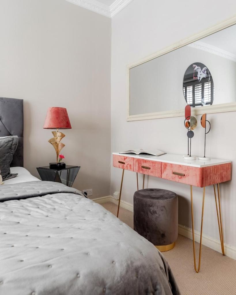 Revamped & Luxxe For Covent Garden Lovers! Adorable City Home For Families & Friends London Exterior photo